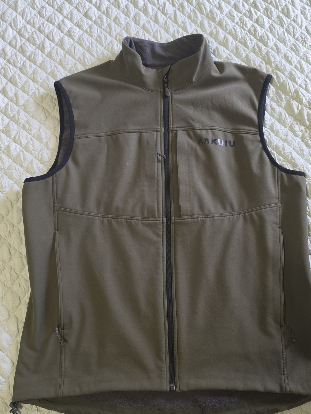 KUIU Men's Olive Softshell Vest